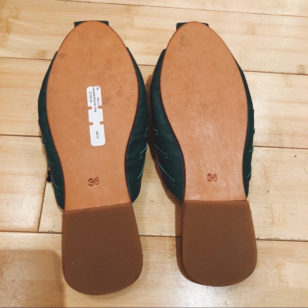 NWT - CLEOBELLA ROCKY SLIDE - GREEN - Picture 3 of 3